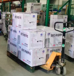 手動液壓搬運(yùn)車加快連花清瘟膠囊配送速度